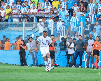 Luciano Taboca marca primeiro gol pelo Paysandu em virada épica contra o Guarani