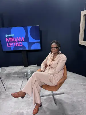 Lugar de fala não é interdição, mas reconhecimento de posição social, diz Djamila Ribeiro