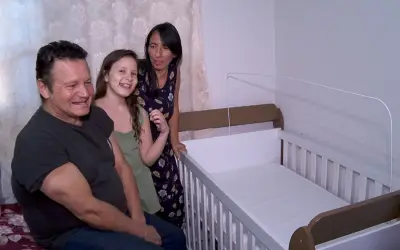 Mãe de três descobre gravidez natural de trigêmeos aos 39 anos em SP