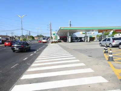 Menino de 8 anos morre após cair de moto e ser atropelado em Manaus