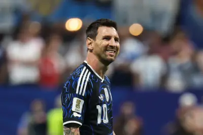 Messi supera Maradona e pode igualar Pelé, dizem analistas no Seleção Copa