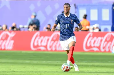 Michael Olise iguala Pelé com 6 assistências na Copa de 2026