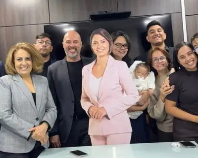 Michelle Bolsonaro visita PL Mulher e posa com equipe após atritos com Flávio