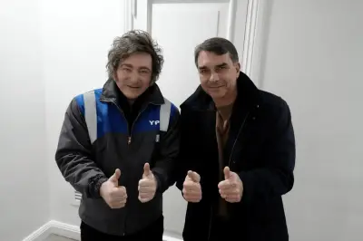 Milei anuncia viagem ao Brasil para apoiar Flávio Bolsonaro