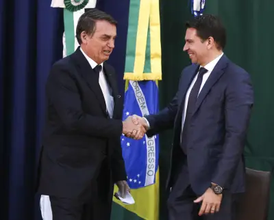 Moraes arquiva inquérito contra Bolsonaro e Ramagem no caso da Abin paralela