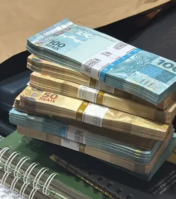 MP aponta desvio de R$ 27 mi em fraudes na compra de livros por 12 prefeituras