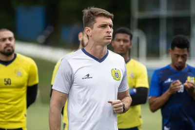 Nacional-AM anuncia volta de Thiago Gomes após demissão de Júlio César