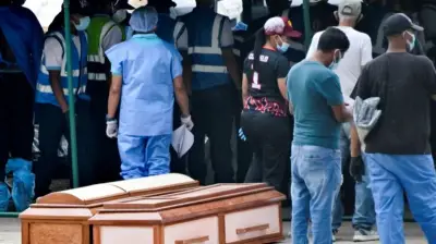 Necrotério improvisado em La Guaira após terremoto duplo na Venezuela
