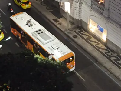 Ônibus depredado em Copacabana: quatro menores apreendidos
