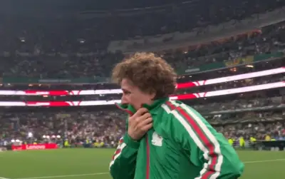 Ochoa se emociona em sua última Copa após eliminação do México para a Inglaterra