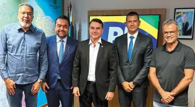 Operação da PF amplia crise no palanque de Flávio no Rio; PL avalia substituição