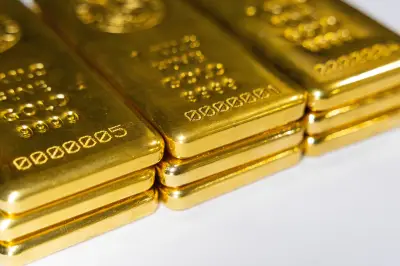 Ouro cai abaixo de US$ 4,1 mil com mercado à espera do Fed