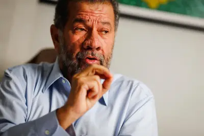 PDT anuncia apoio nacional à reeleição de Lula, que agradece lealdade