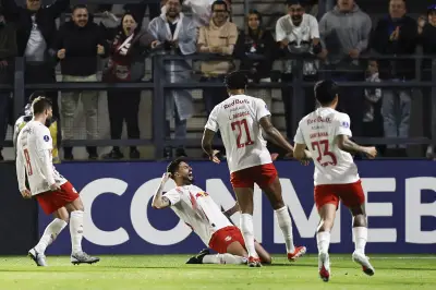 Pedro Henrique celebra gol e classificação do Bragantino na Sul-Americana