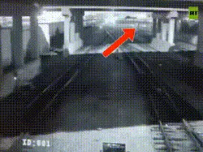 Perseguição policial em Chicago mata quatro adolescentes após picape cair sobre trem