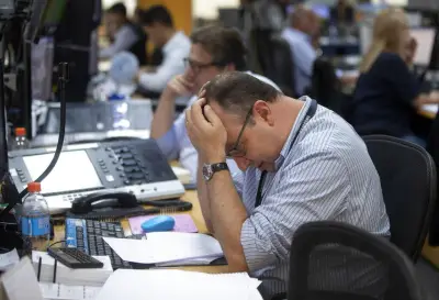 Piora na percepção de risco global e alta do petróleo pressionam mercados locais