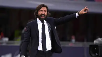Pirlo quebra silêncio e não é mais candidato a técnico da Itália