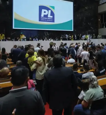 PL de Minas encerra convenção sem candidato ao governo e lança Domingos Sávio ao Senado