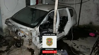 Polícia Civil apreende peças roubadas em desmanche em Jundiapeba