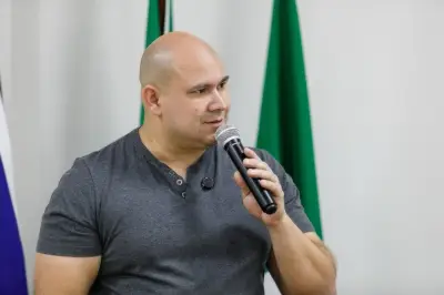 Prefeito de Cuiabá veta campeonato de 'farmar aura' e diz: 'Sou hetero'