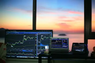 Preocupação com gastos em IA derruba futuros dos EUA; Europa cai à espera do BCE