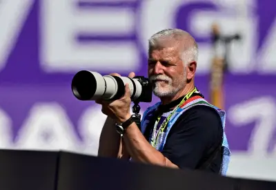 Presidente da República Tcheca atua como fotógrafo no GP da Hungria
