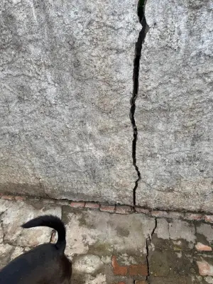 Rachaduras em imóveis no Unileste preocupam moradores em Piracicaba