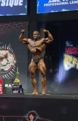 Ramon Dino faz guest posing e Livinho é bicampeão no Musclecontest Brazil 2026