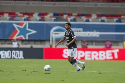 Remo oficializa zagueiro Zé Ivaldo e foca em vitória contra Corinthians