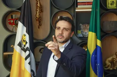 Renan Santos, do MBL, surge como outsider e atrai 35% dos independentes