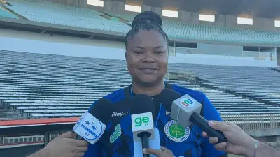 Renata Costa destaca adaptação ao gramado sintético antes de duelo na Copa do Brasil Feminina