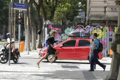 RJ tem alta de 22,7% em roubos de celular em 2025, na contramão do país