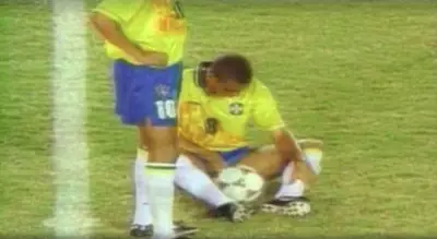 Ronaldo Fenômeno e outros jogadores que urinaram em campo