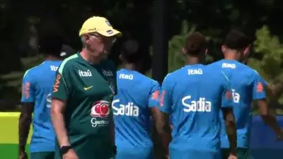 Seleção treina sob calor de 38ºC e busca time ideal para enfrentar Noruega