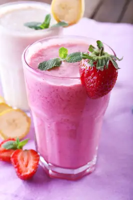 Smoothie de iogurte e morango: benefícios e receita completa