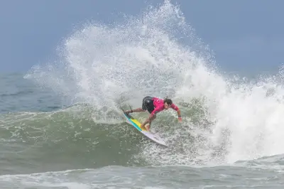 Surf Brasil PRO: Lucas Vicente e Silvana Lima conquistam títulos