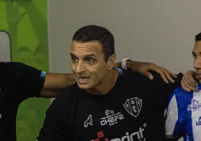 Técnico Júnior Rocha explica critérios para escalação no Paysandu