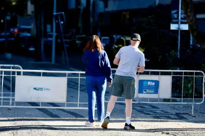 Tolerância Zero: grades e agentes na orla do Rio no 1º dia