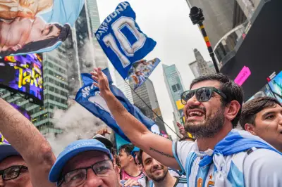 Torcida argentina lota Times Square na véspera da final da Copa