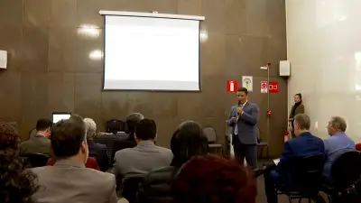 TRE-MG e partidos assinam pacto contra fake news e uso irregular de IA nas eleições