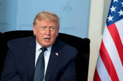 Trump divulga nova nota de US$ 100 com sua assinatura