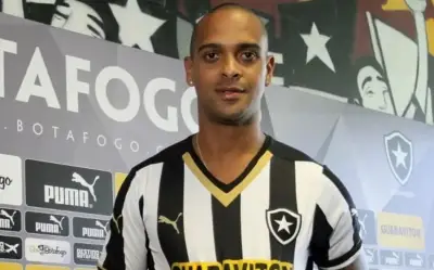 Tássio Maia, ex-jogador do Botafogo, morre em queda de muro durante ventania