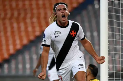 Vasco arranca empate com Medellín na Sul-Americana com gol de Spinelli