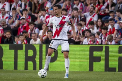 Vasco busca zagueiro e atacante no mercado; veja alvos e desafios