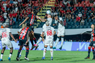 Vasco perde para o Vitória por 1 a 0 na 19ª rodada do Brasileirão