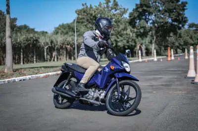 Vendas de motos crescem 14,1% no 1º semestre de 2026, aponta Fenabrave
