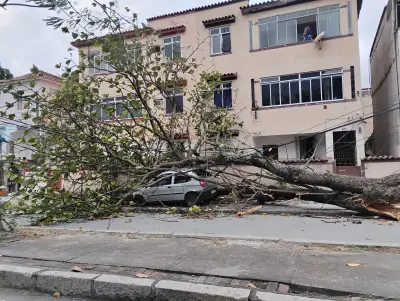 Ventania de 100 km/h causa apagão e caos no Rio de Janeiro