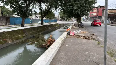 Ventos acima de 100 km/h causam morte e paralisam Porto de Santos