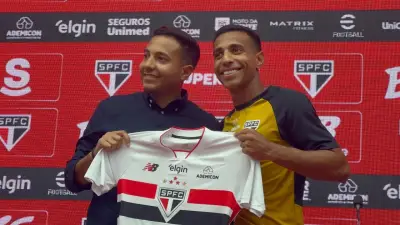 Victor Sá é apresentado no São Paulo e se emociona ao falar da família
