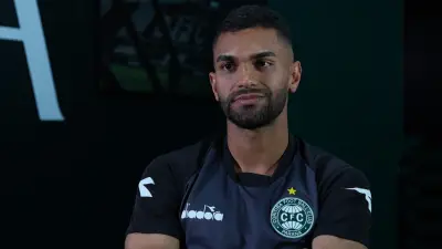 Vini Paulista celebra 100 jogos pelo Coritiba e destaca crescimento do clube